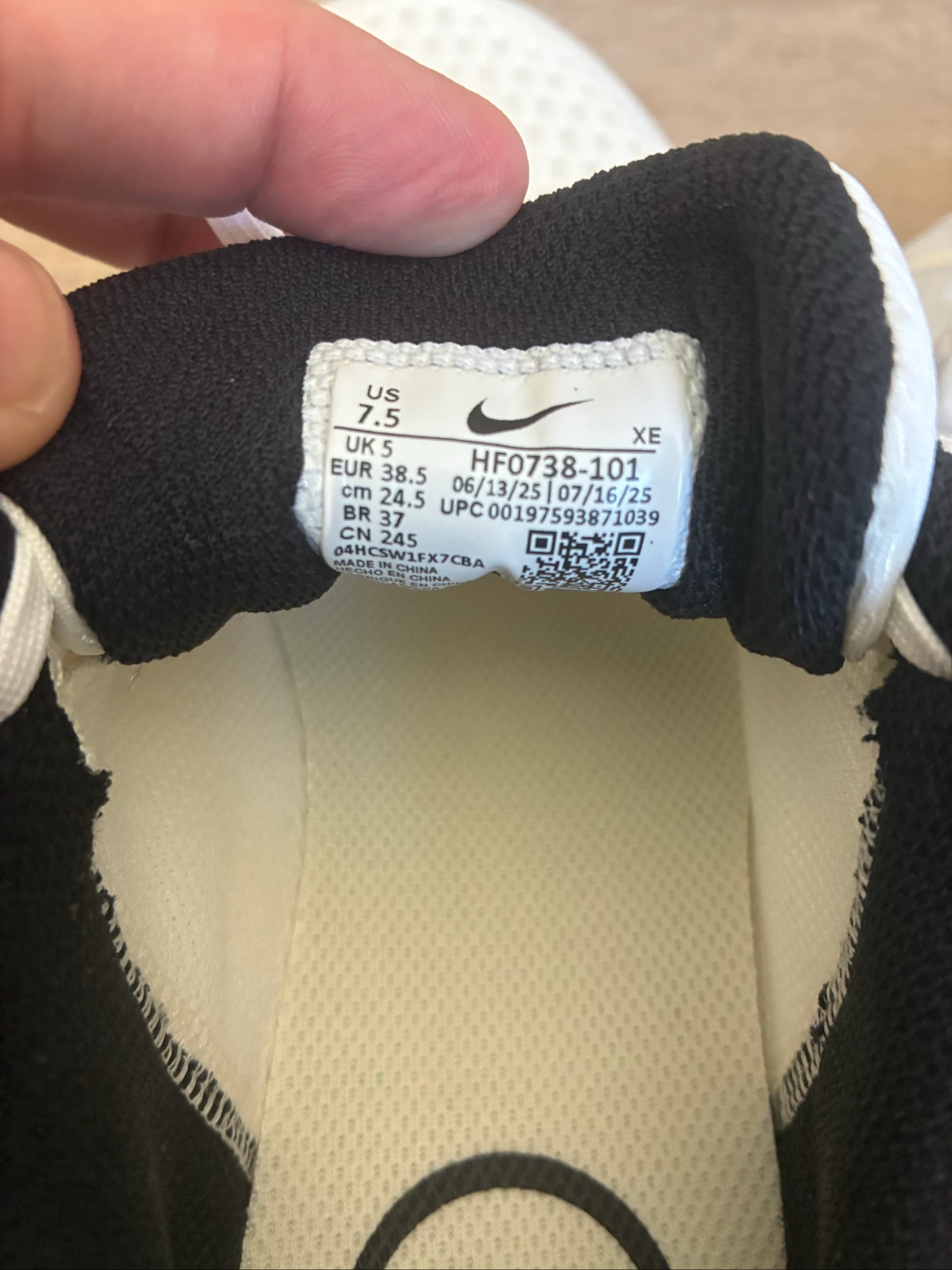 Basket Nike running taille 38,5 – photo 4